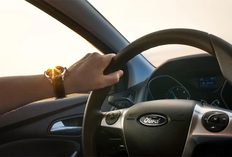 Un estudiante mexicano abri&oacute; una escuela de manejo para poder pagar su universidad