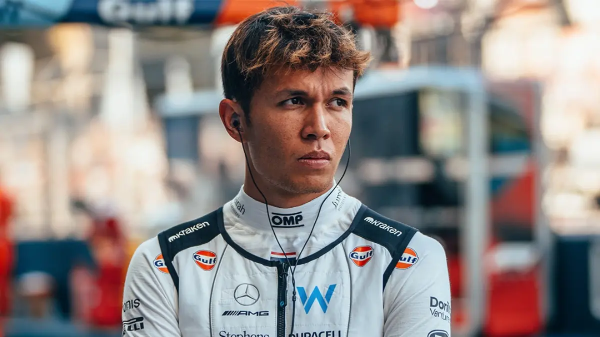 WILLIAMS RACING – ALEX ALBON: Aunque no ha contado con un monoplaza competitivo, el tailandés ha sido uno de los mejores pilotos al constantemente sacar lo mejor de este.
