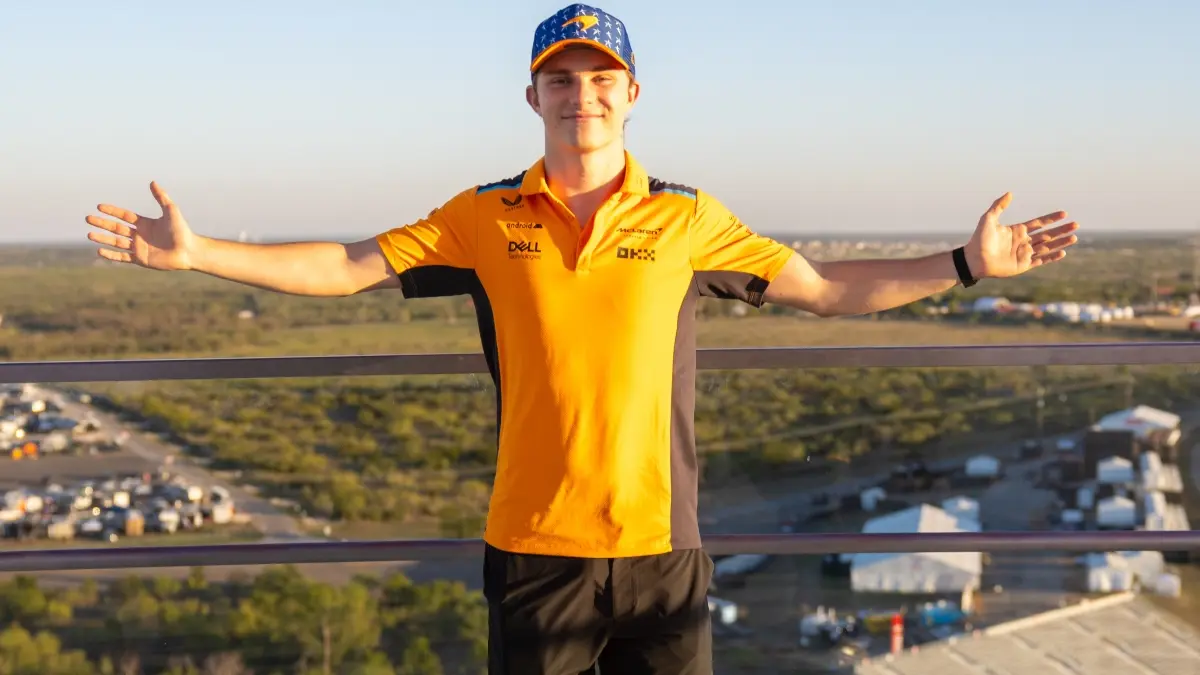 OSCAR PIASTRI: Ha sido el novato sensación de la campaña y puede presumir que ya se subió al podio en dos ocasiones, y tiene una victoria en la carrera sprint de Qatar.