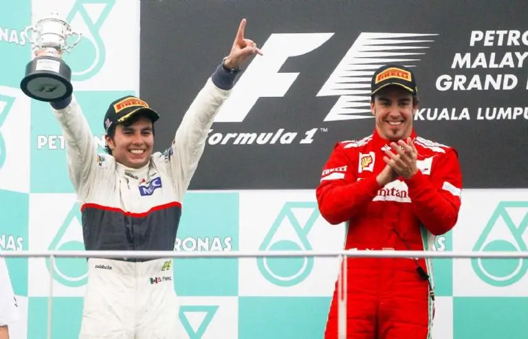Checo Pérez consiguió su primer podio con Sauber en el 2011. Galería Referee