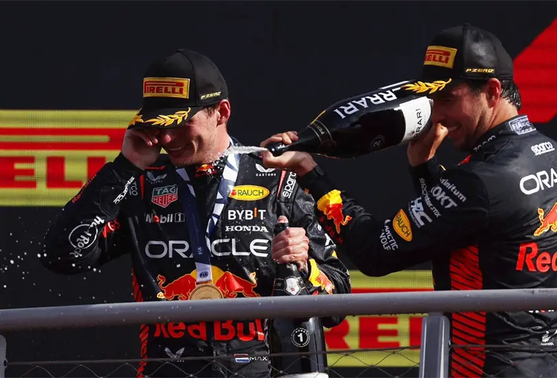 Checo P&eacute;rez le mand&oacute; un mensaje especial a los fan&aacute;ticos del GP de M&eacute;xico sobre el trato que le deben dar a Max Verstappen