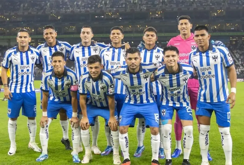 Rayados tuvo que comprar una playera para uno de sus debutantes.