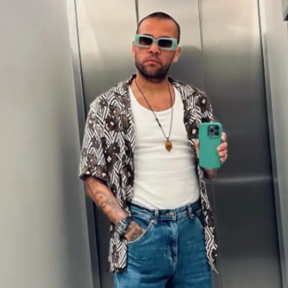El giro radical en la vida de Dani Alves tras la cárcel y su conflicto con Pumas El giro radical en la vida de Dani Alves tras la cárcel y su conflicto con Pumas