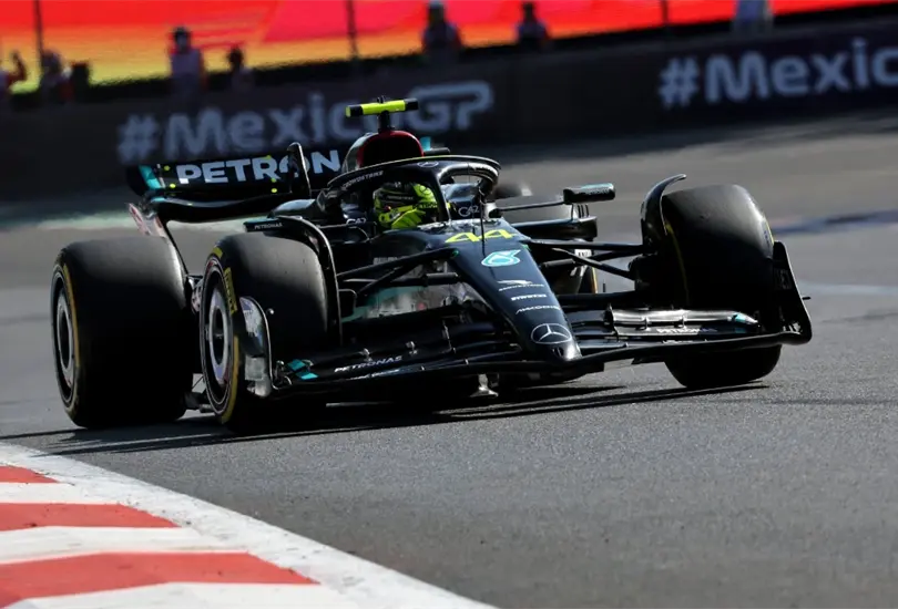 Lewis Hamilton fue el gran beneficiado de la salida de Checo P&eacute;rez del GP de M&eacute;xico 2023