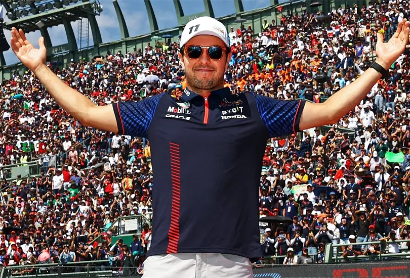Checo P&eacute;rez fue acompa&ntilde;ado por miles de aficionados que lo fueron a apoyar para el GP de M&eacute;xico 2023