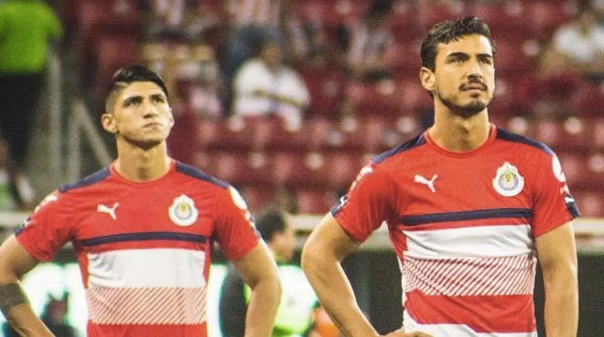 Alan Pulido y Oswaldo Alanís fueron algunos de los jugadores que reemplazaron a Israel Jiménez, Néstor Vidrio, David Cabrera, Jorge Hernández, Jonathan dos Santos, Marco Fabián, Javier Cortés y Néstor Calderón, los cuales fueron suspendidos por seis meses de actividad con el 'Tri' y una muta de 50 mil pesos mexicanos.