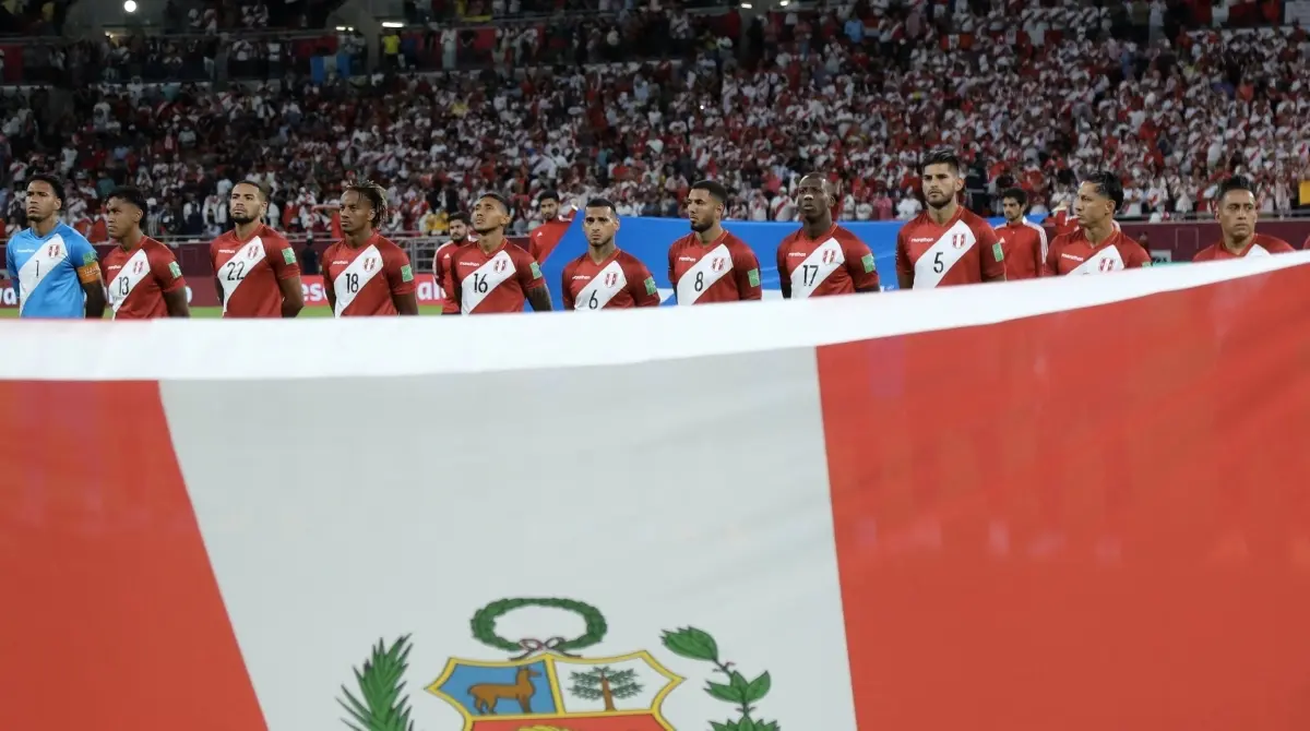 La Selección de Perú vivió un escándalo de este tipo durante 2007 tras un partido eliminatorio contra Brasil, donde se dio a conocer que metieron alcohol y mujeres a su hotel de concentración.