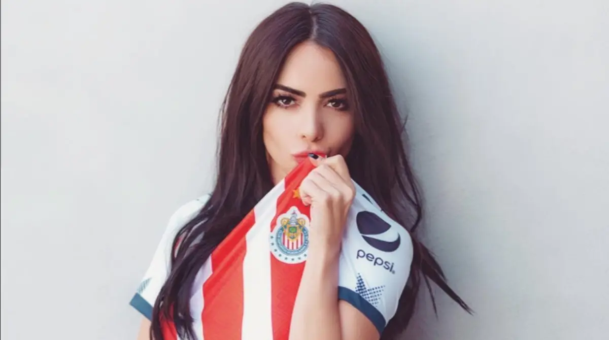 Jimena S&aacute;nchez es conductora en m&uacute;ltiples programas de Fox Sports, y aunque su deporte favorito sea el futbol americano y apoye a los Raiders, y en el basquetbol a los Lakers y en el beisbol a los Yankees, tambi&eacute;n ha demostrado ser una rojiblanca de coraz&oacute;n.