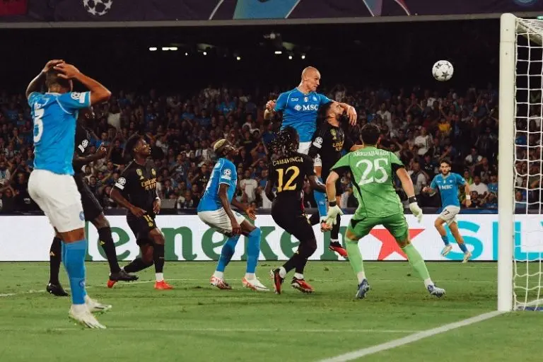Real Madrid y Napoli dieron un partidazo en la jornada 2 de la Champions League - Twitter @SSCNapoli