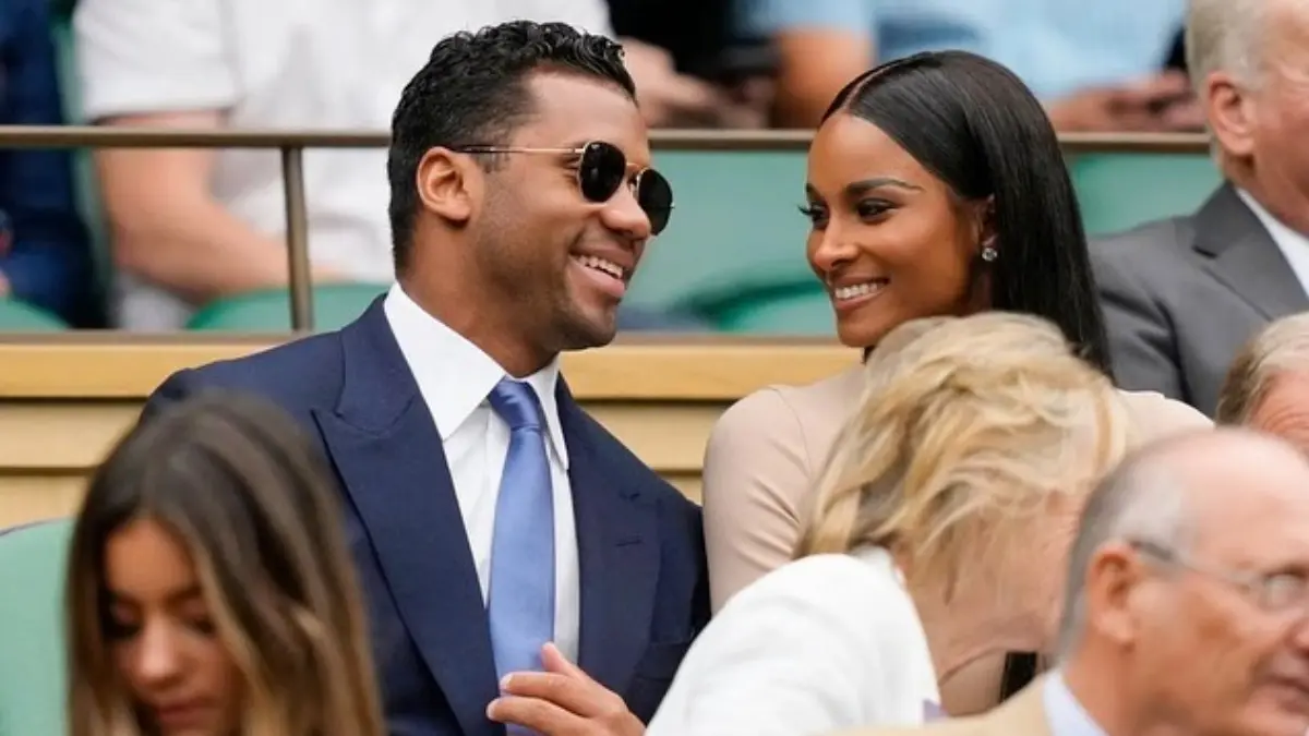 RUSSELL WILSON Y CIARA: El QB de la NFL y la música se conocieron en 2015, y para 2016 se casaron; ella ya tenía un hijo de una relación anterior y tiene tres con él.
