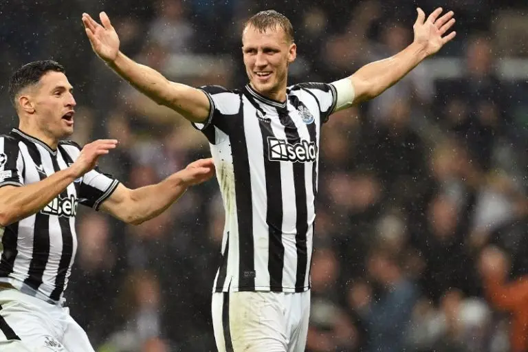 Newcastle goleó al PSG para hacerse del liderato del Grupo F en la Champions League - Twitter @ChampionsLeague