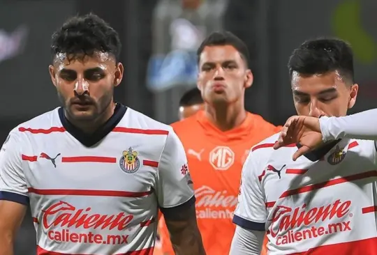 Chivas podría ser sancionado por FIFA.