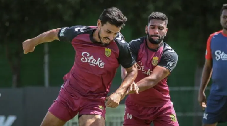 Oswaldo Alanís ya entrena en la India - @osalanis