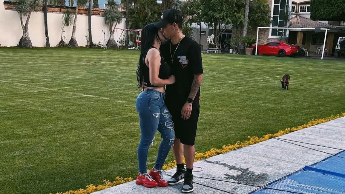 Por su parte, Castillo aprovecha que tiene más de 50 mil seguidores sólo en Instagram para también promocionar su boutique.