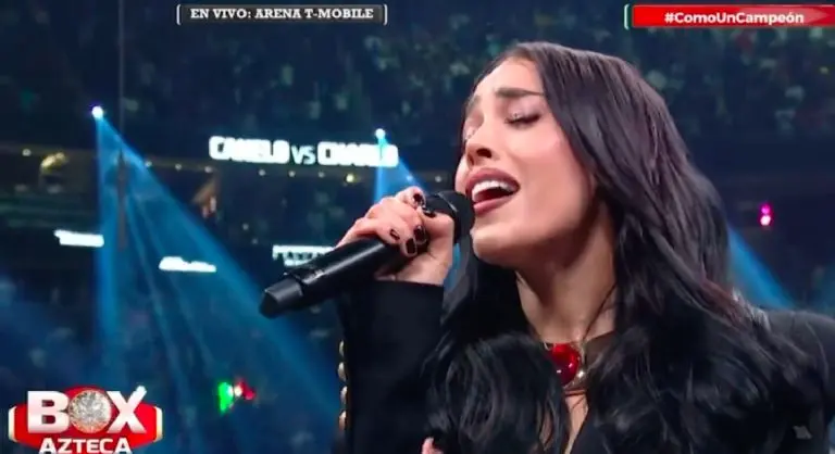 Danna Paola entonando el himno nacional mexicano - Captura de pantalla
