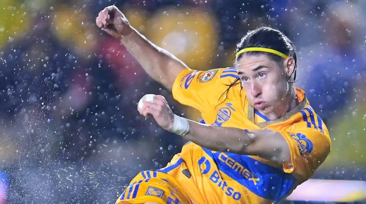 Marcelo Flores es elogiado tras su debut como titular en el Tigres vs