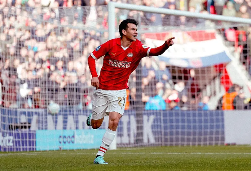 Chucky Lozano sigui&oacute; con su buen momento con el PSV en su triunfo sobre el Zwolle