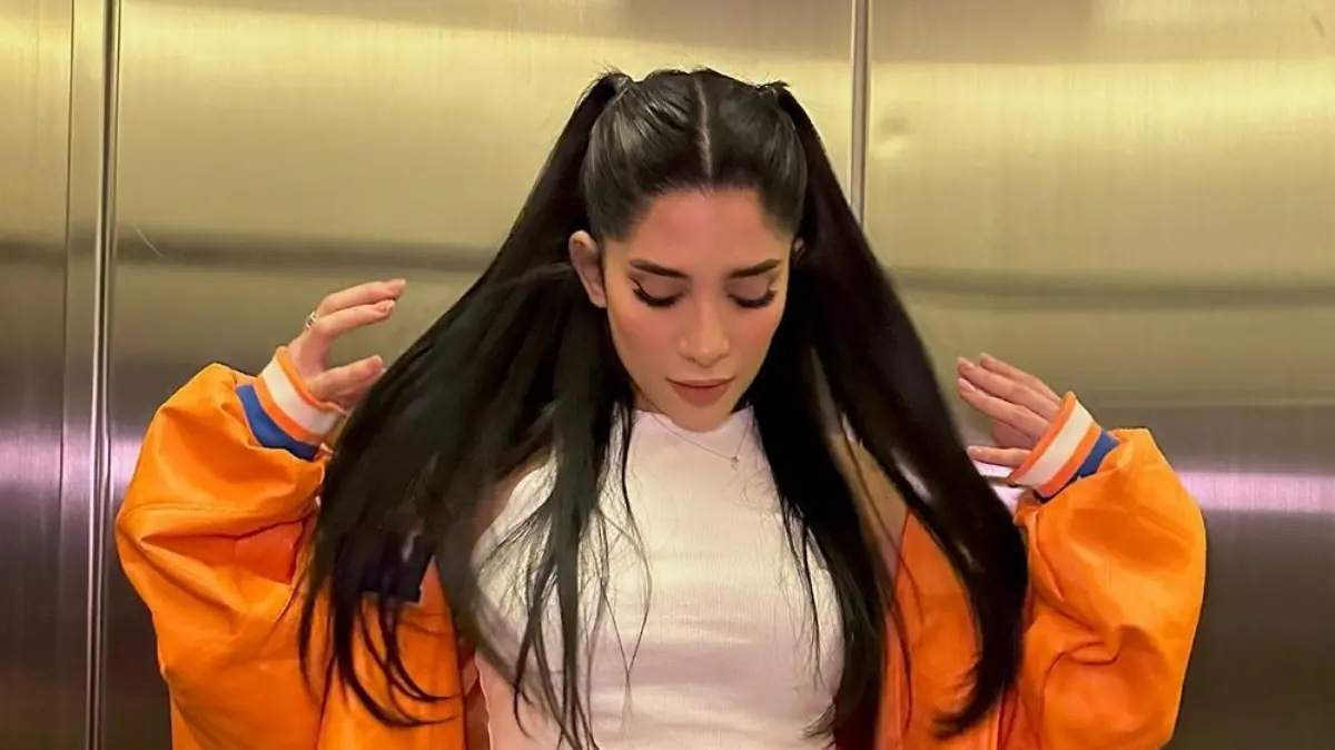 Sam tiene su propio canal de Youtube donde comparte vlogs sobre grandes acontecimientos en su trayectoria.