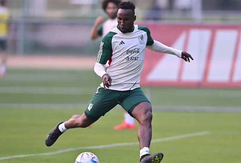 Julián Quiñones hizo su primera promesa a sus compañeros después de que recibió su primera convocatoria con Selección Mexicana. Julián Quiñones hizo su primera promesa a sus compañeros después de que recibió su primera convocatoria con Selección Mexicana.