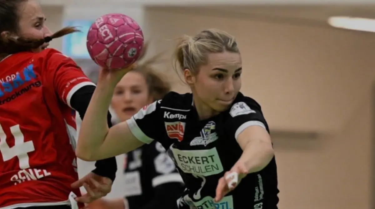 Como complemento de su historia de amor, el mismo medio ha difundido que están a la espera de un bebé.