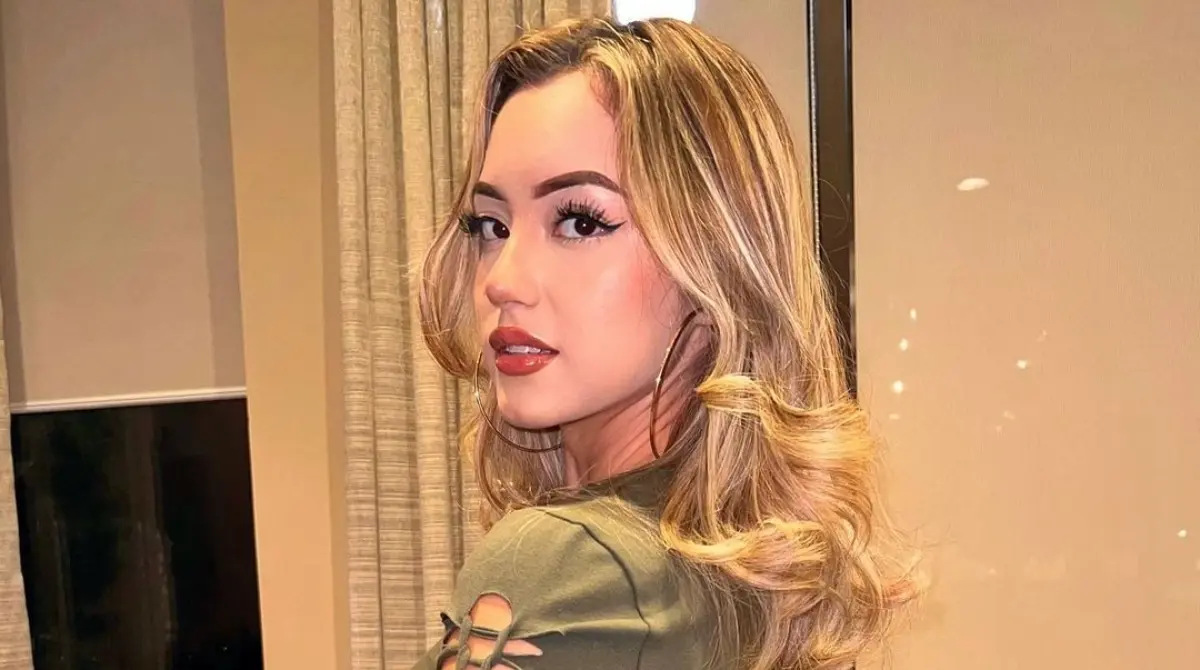 Es embajadora de la línea Fashion Nova, misma que se encarga de tener contacto con distintas influencers de México y el mundo.