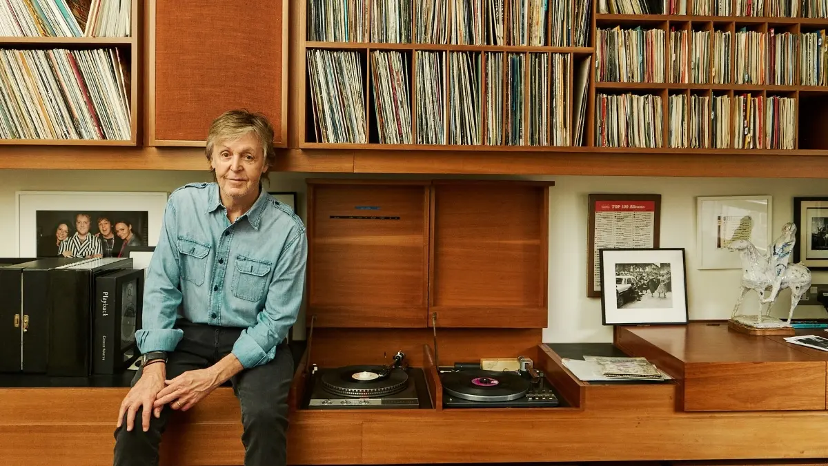 SIR PAUL McCARTNEY: Aunque no es un apasionado como otros artistas de Reino Unido, el exbajista de The Beatles es seguidor del Everton, que juega en Liverpool.