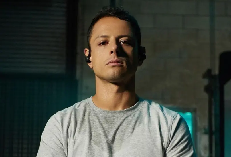 Chicharito le respondi&oacute; a un aficionado que intent&oacute; hacerlo menos.