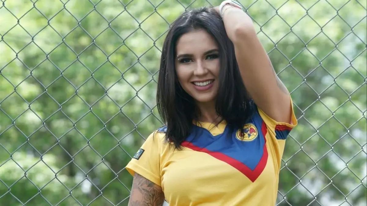 Adem&aacute;s de su d&iacute;a a d&iacute;a, Paulina comparte su colecci&oacute;n de prendas de las &Aacute;guilas as&iacute; como los viajes que ha realizado desde hace tiempo.