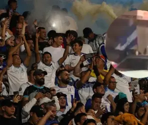 Hondureños recorren calles de México para celebrar su victoria ante el Tri en la Nations League