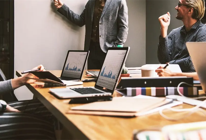 Se revel&oacute; si un trabajador cobra extra por laborar en el 20 de noviembre