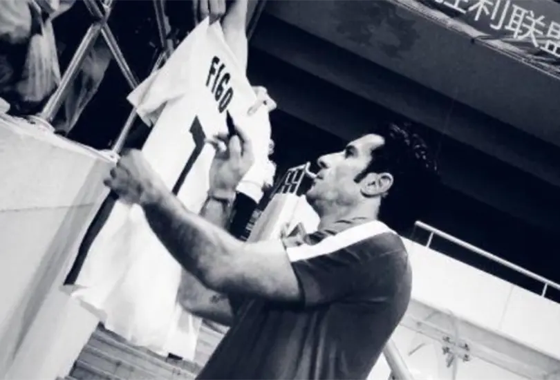 Figo es uno de los mejores y m&aacute;s controversiales jugadores de la historia del futbol.