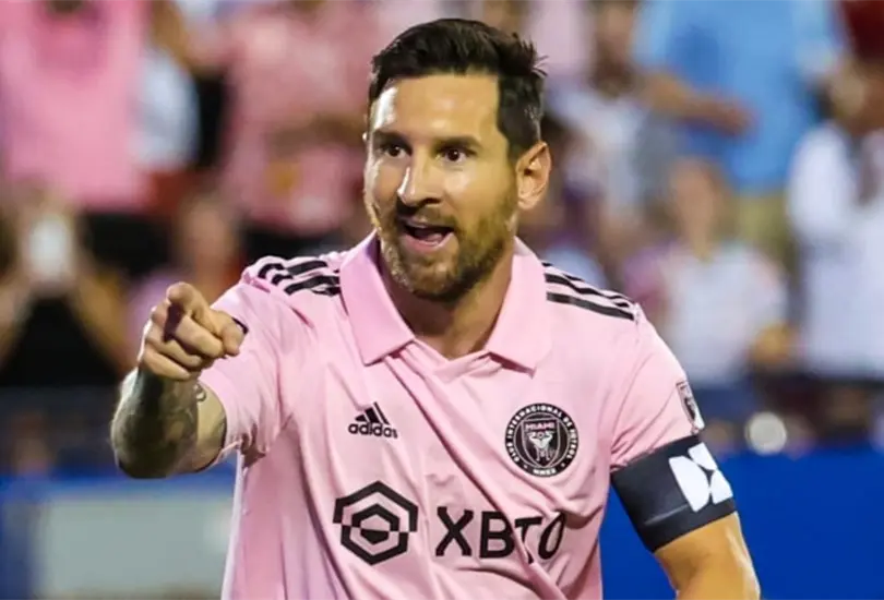 Lionel Messi sigue en boca de todos en cuanto a premios. Lionel Messi sigue en boca de todos en cuanto a premios.