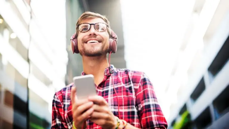 Los usuarios disfrutan mucho de su resumen anual en Spotify. (Freepik)