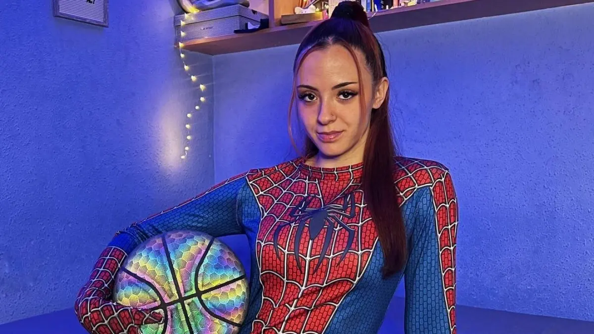 Firm&oacute; su primer contrato profesional como jugadora de b&aacute;squetbol 3x3 en la India en 2021 luego de la pandemia.