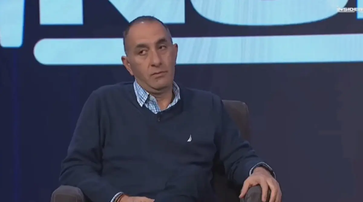 Fue en el programa 'Insiders', de TUDN, donde Paco Arredondo mencionó que 'la afición de Cruz Azul es igual que la afición regia -les pones un pedazo de papel de baño y lo idolatran-'.