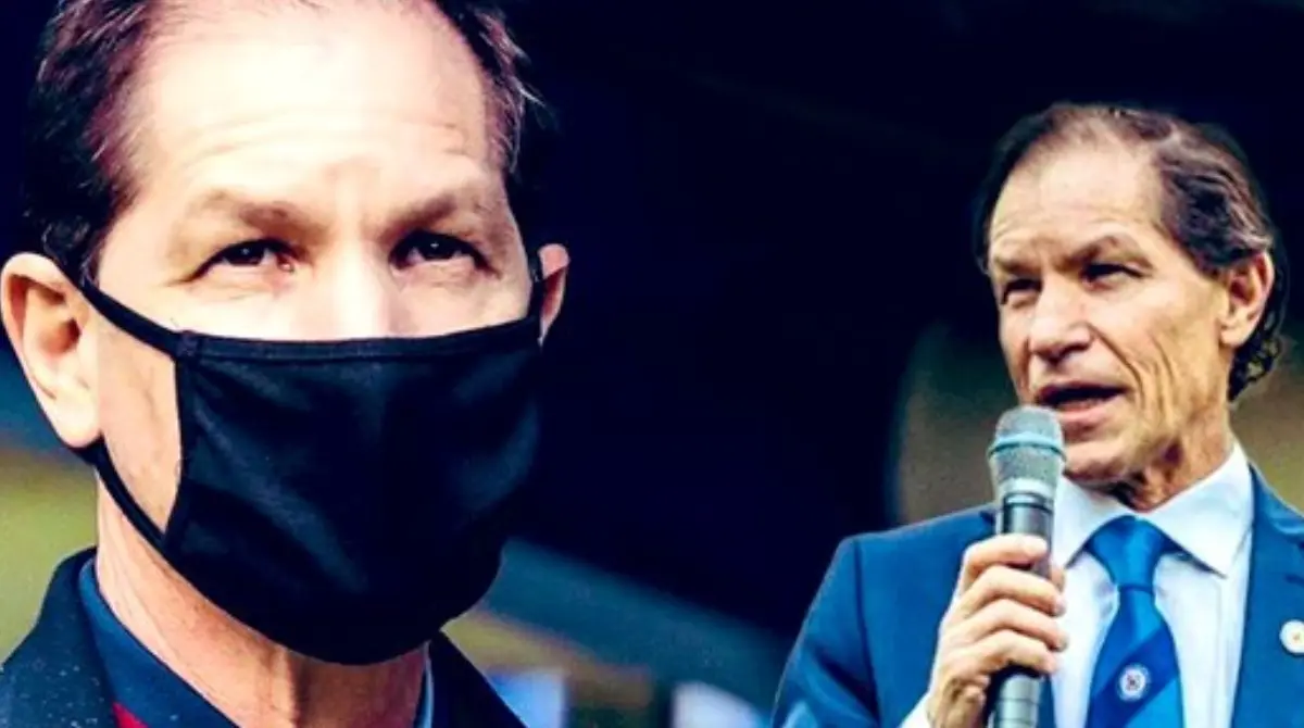 Los aficionados de Cruz Azul consideran que Arredondo está haciendo una campaña para promover la permanencia de Jaime Ordiales como Director Deportivo del equipo.