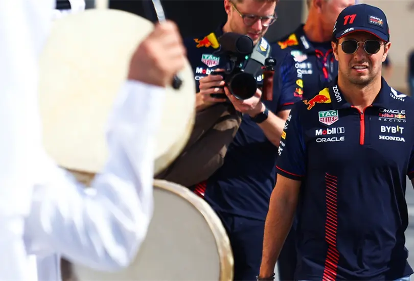 Checo Pérez reventó a los comisarios de F1 por costarle el podio en el GP de Abu Dhabi con una penalización Checo Pérez reventó a los comisarios de F1 por costarle el podio en el GP de Abu Dhabi con una penalización