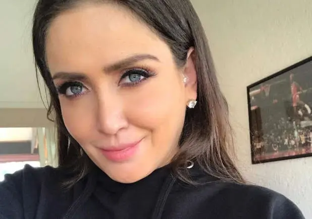 Lora tiene miles de seguidores en redes sociales; en Instagram la siguen más de 10 millones de usuarios, mientras que en TikTok ya tiene casi 2 millones de fans.