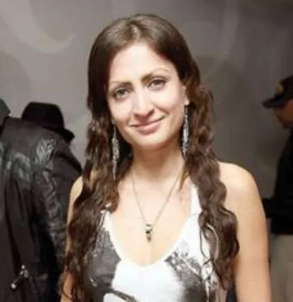 En 2020 se integró al reality Acapulco Shore como "la boss".