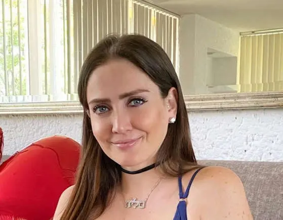 El signo zodiacal de Celia Lora es Capricornio.