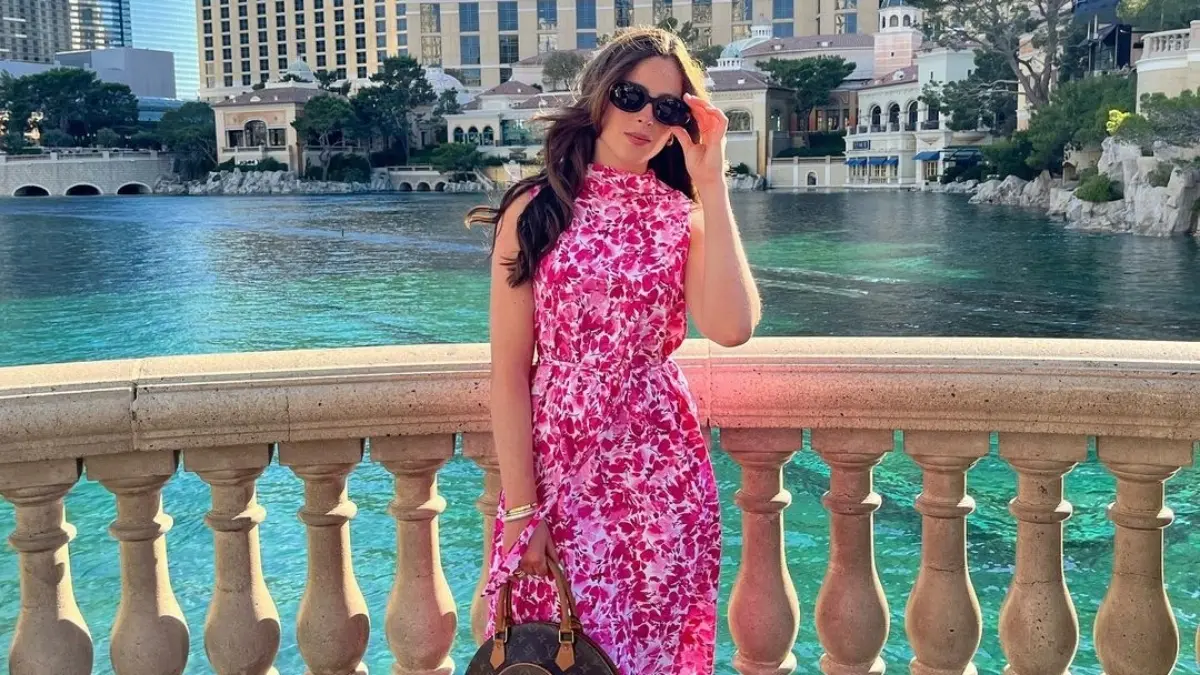 Comúnmente comparte imágenes sobre su día a día además de los viajes que ha hecho gracias a su carrera.