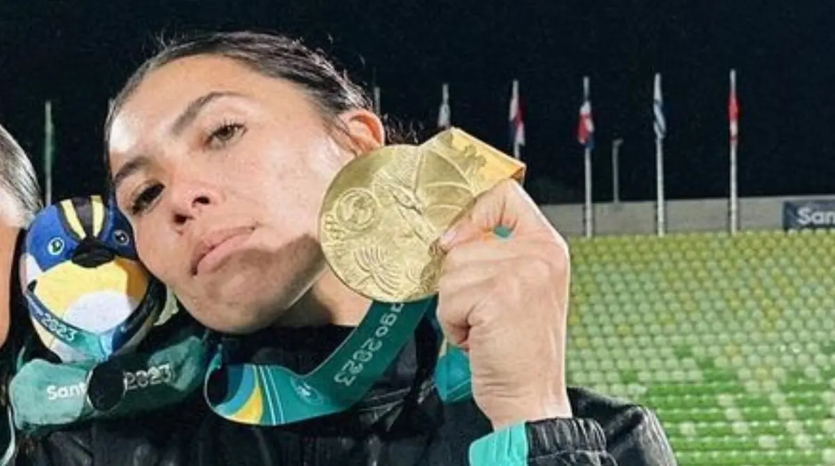 Kiana Palacios - América