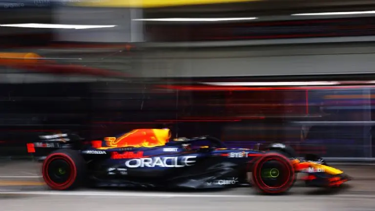 Checo llegó a tener el tercer mejor tiempo de la clasificación. (X - Red Bull Racing)