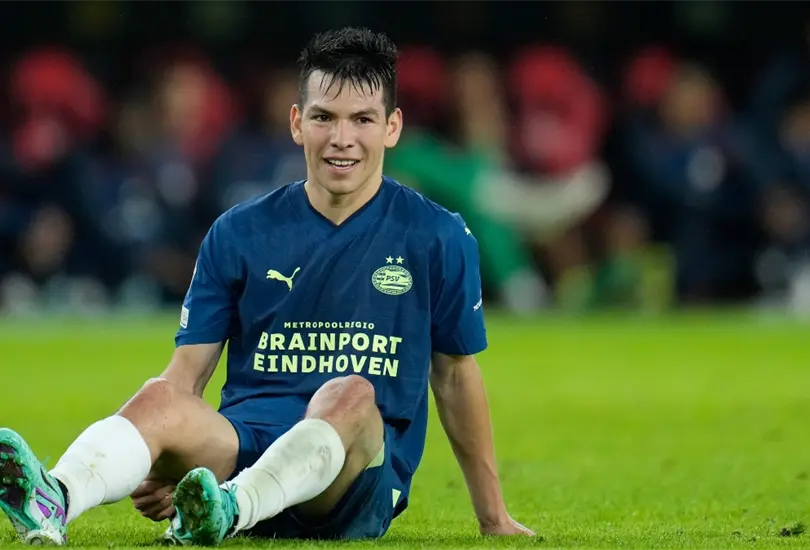 Chucky Lozano sali&oacute; lastimado en el triunfo del PSV sobre Sevilla