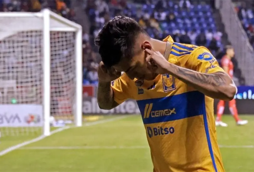 El Rayo Fulgencio marc&oacute; un golazo de tres dedos.
