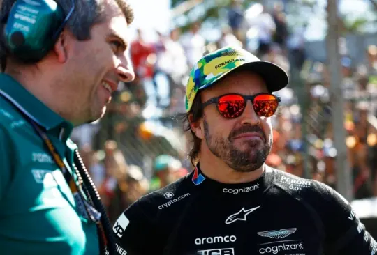 Fernando Alonso le mandó un peculiar mensaje a Checo Pérez luego del GP de Brasil