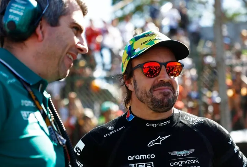 Fernando Alonso le mand&oacute; un peculiar mensaje a Checo P&eacute;rez luego del GP de Brasil