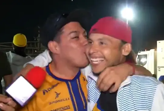 Un reporfan provocó a un par de aficionados del Atlético de San Luis. Un reporfan provocó a un par de aficionados del Atlético de San Luis.
