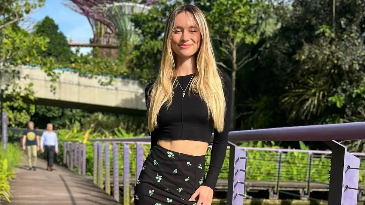 La inglesa tambi&eacute;n disfruta de viajar y presenciar encuentros de futbol a lo largo del continente europeo, por lo que conoce muchos estadios.