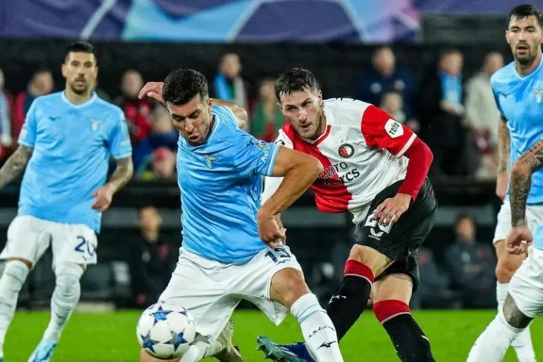 Santiago Giménez anotó un doblete en el triunfo del Feyenoord sobre la Lazio en la Champions League 2023-24 - Instagram @sant.gimenez